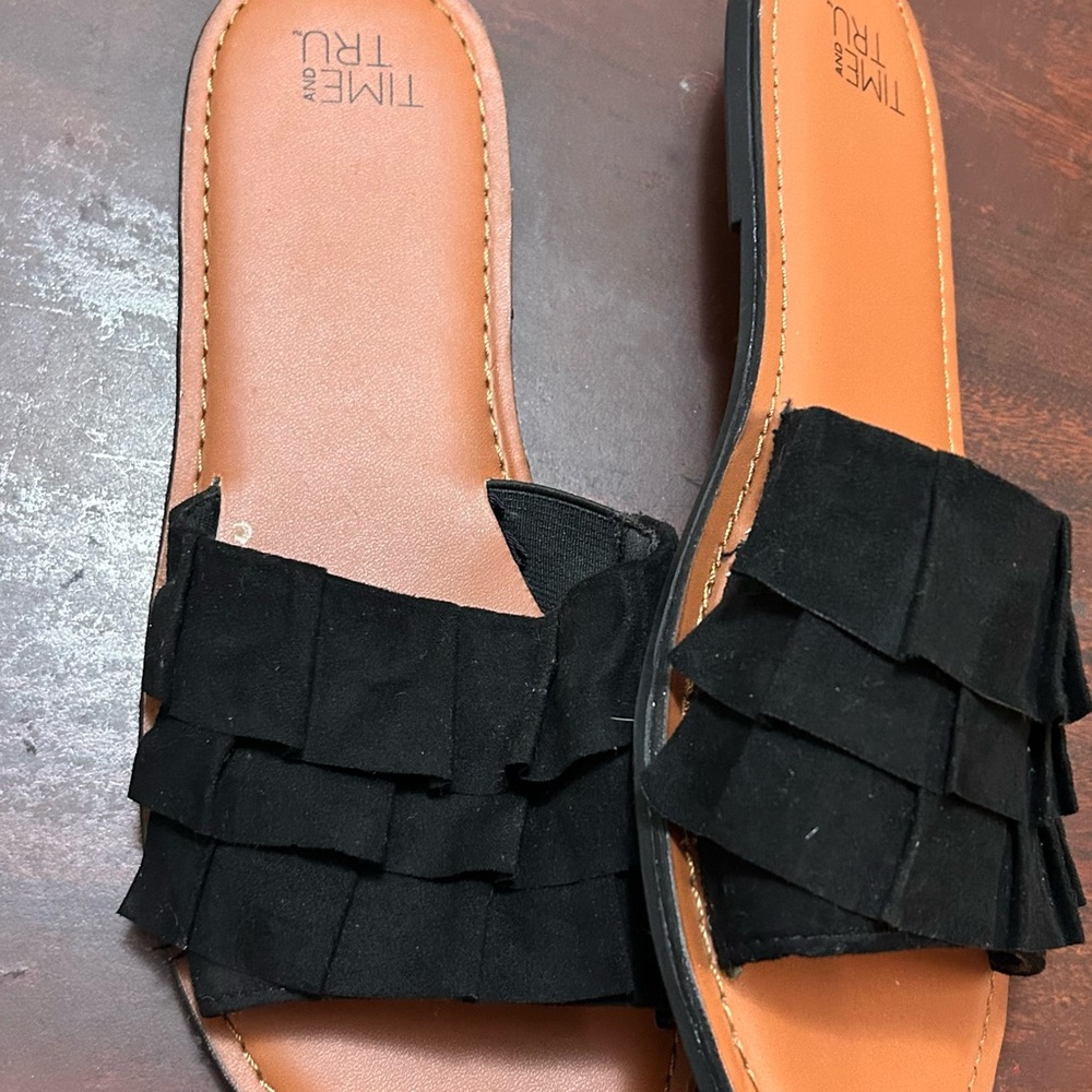 Time and Tru Black Ruffle Sandals - Picture 3 of 4